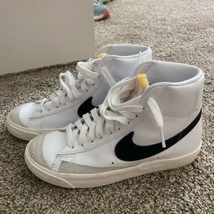 Nike high top women’s blazer